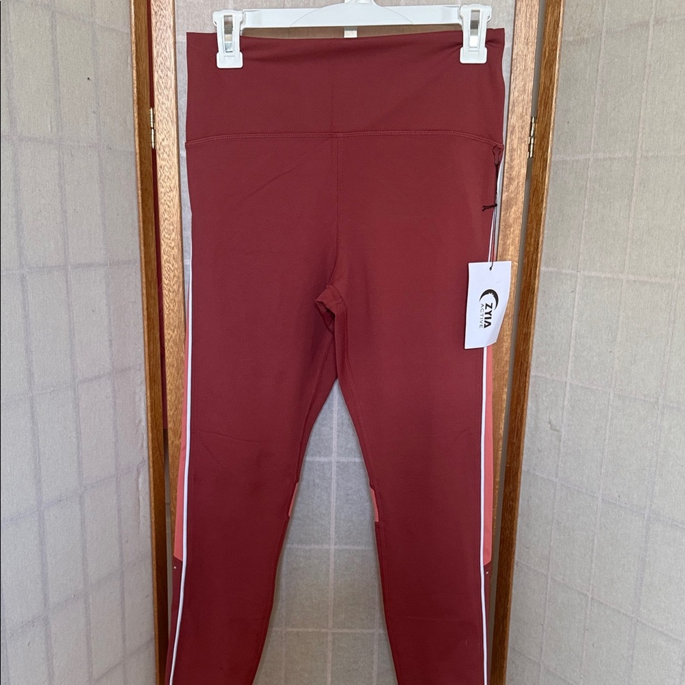 Women’s Zyia Active Terra Cotta Piping Light n Tight 7/8 Crop Leggings 24”(8-10)